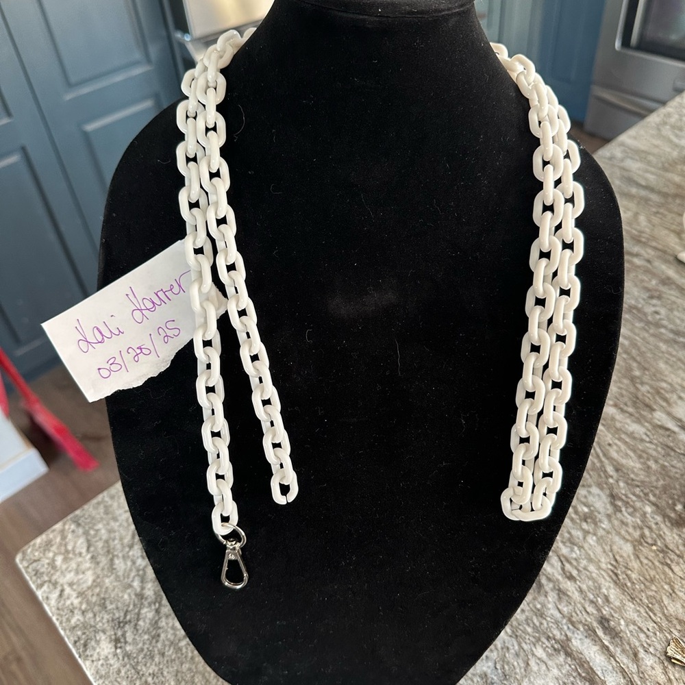Nomad Kandi white chain belt